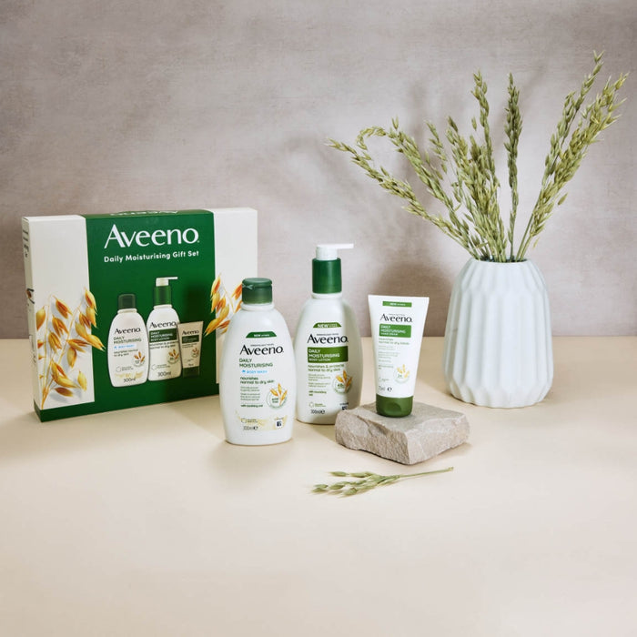 Aveeno Daily Moisture Range 3 Piece Gift Set