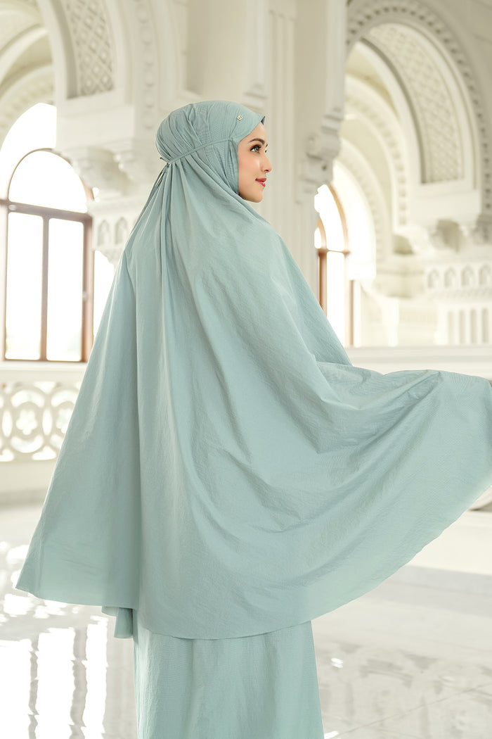 Capsule Prayer Robe - Sage