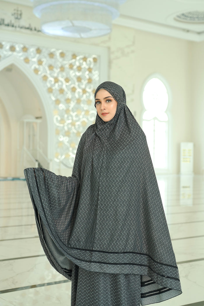 Casa Prayer Robe - Black