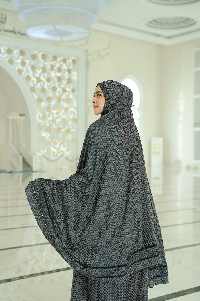 Casa Prayer Robe - Black