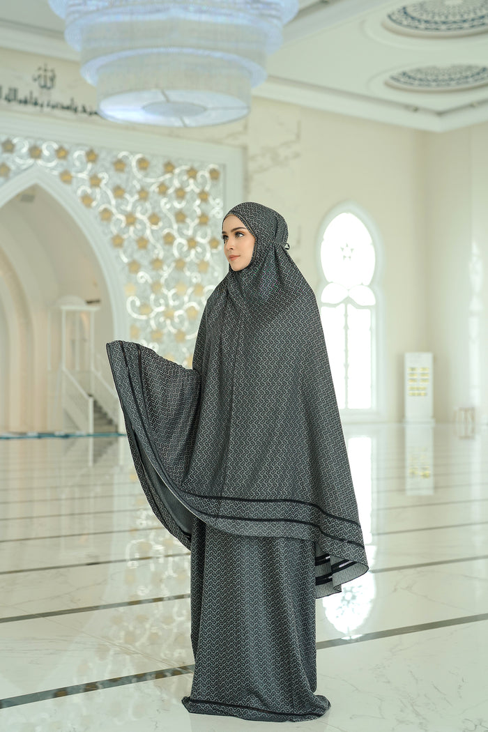 Casa Prayer Robe - Black