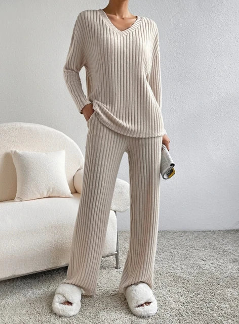 Cream White / Large