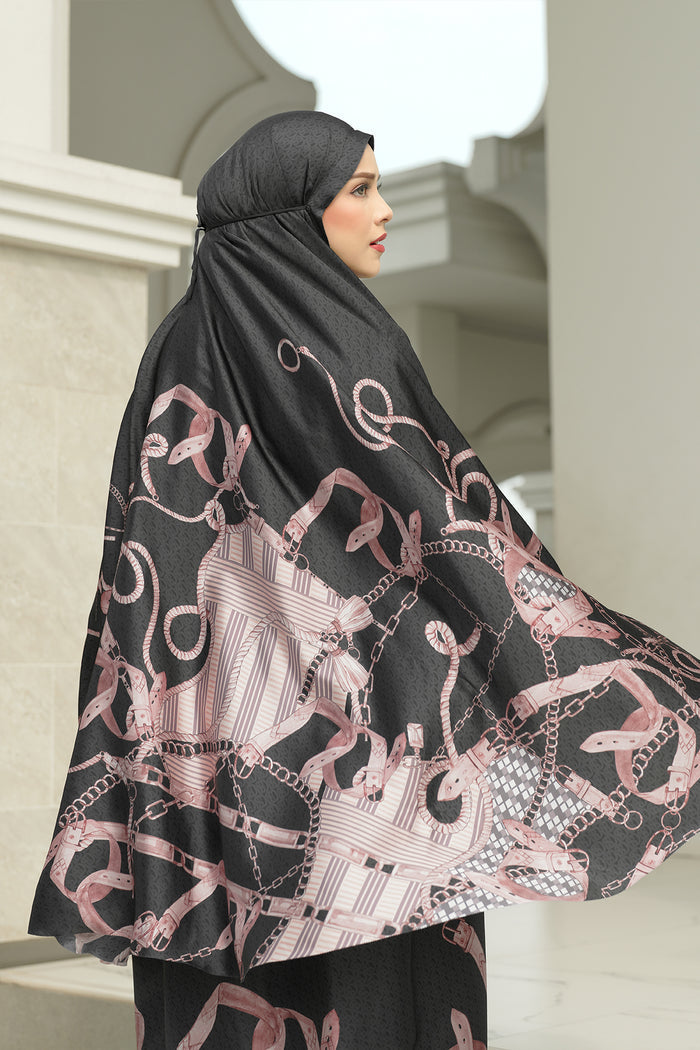 Chain 2 La Bella Prayer Robe - Nera