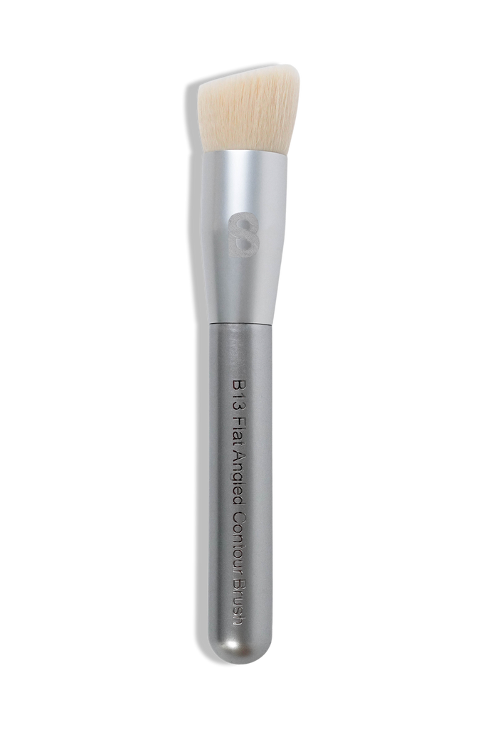 everyday brush set by buttonscarves beauty B13 flat angled contour