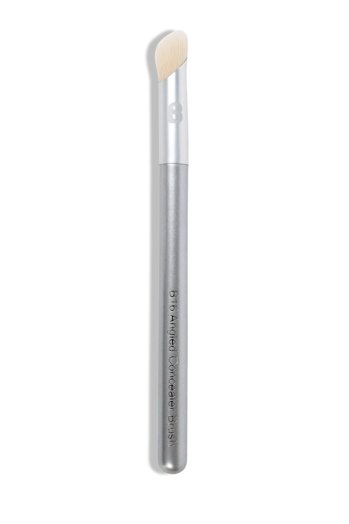 everyday brush set by buttonscarves beauty B16 angled concealer