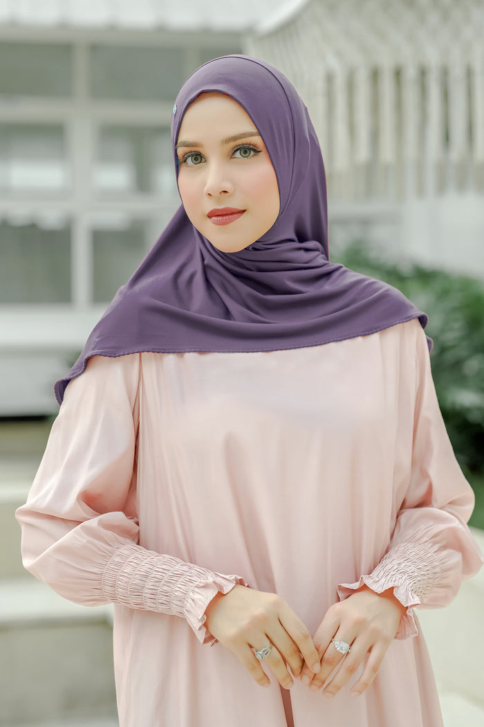 everyday jersey slip-on scarf in eggplant by buttonscarves