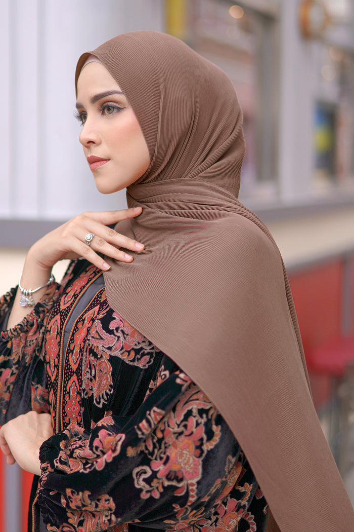 Everyday Pleated Shawl - Praline