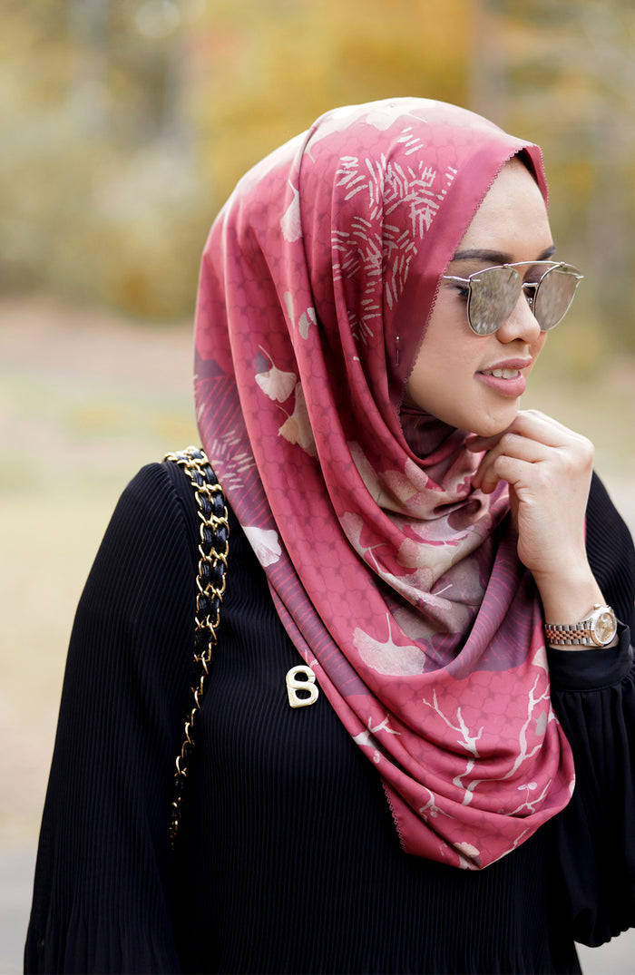 Ginkgo Satin Shawl - Red Bean