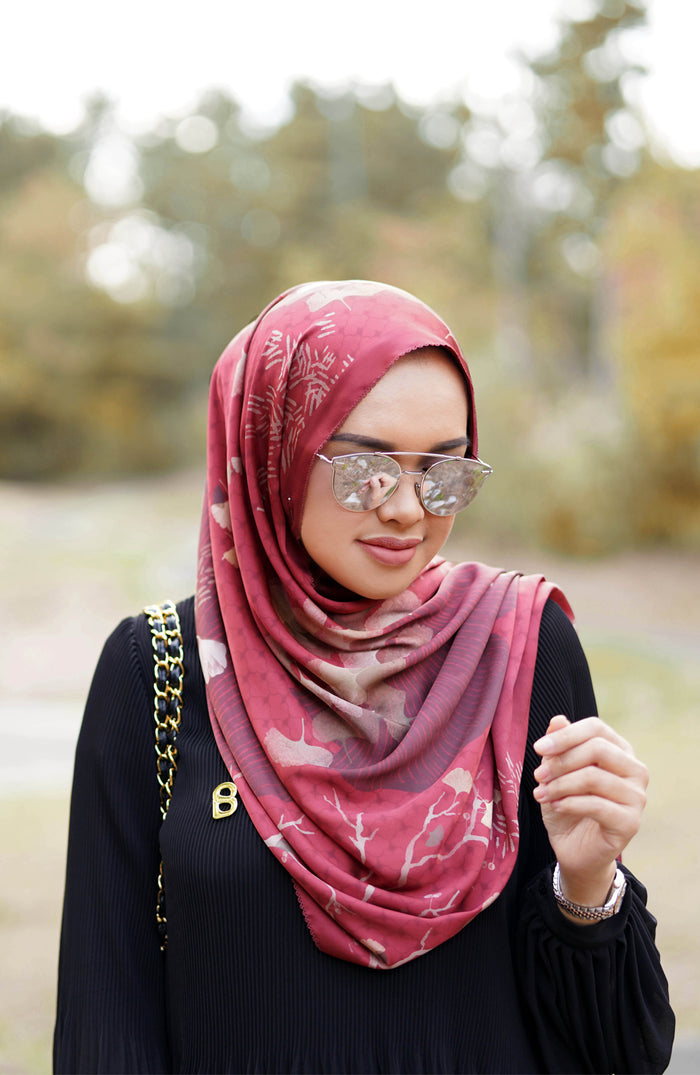 Ginkgo Satin Shawl - Red Bean