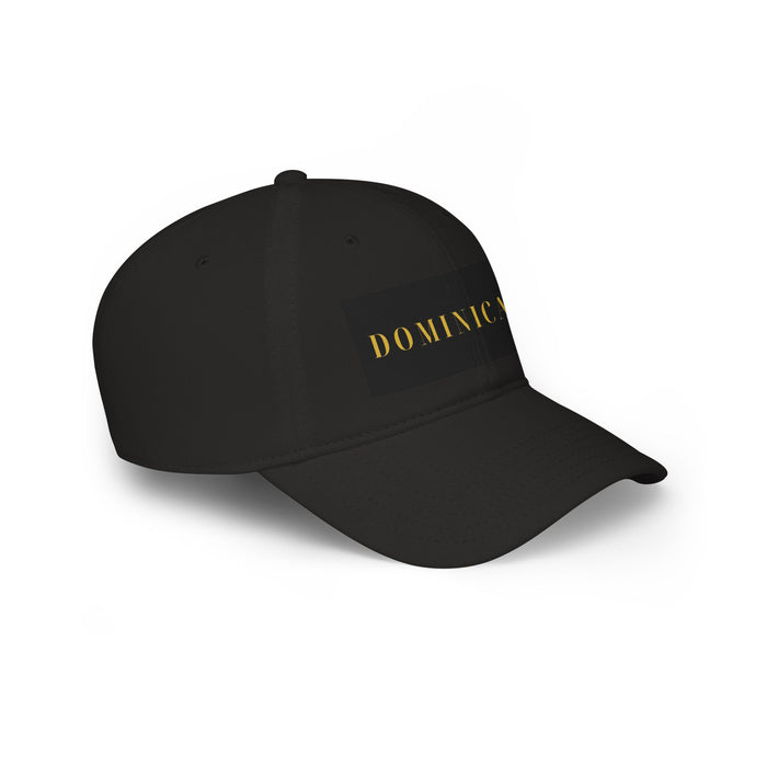 Gorra negra con calcomania "Dominicana" en dorado