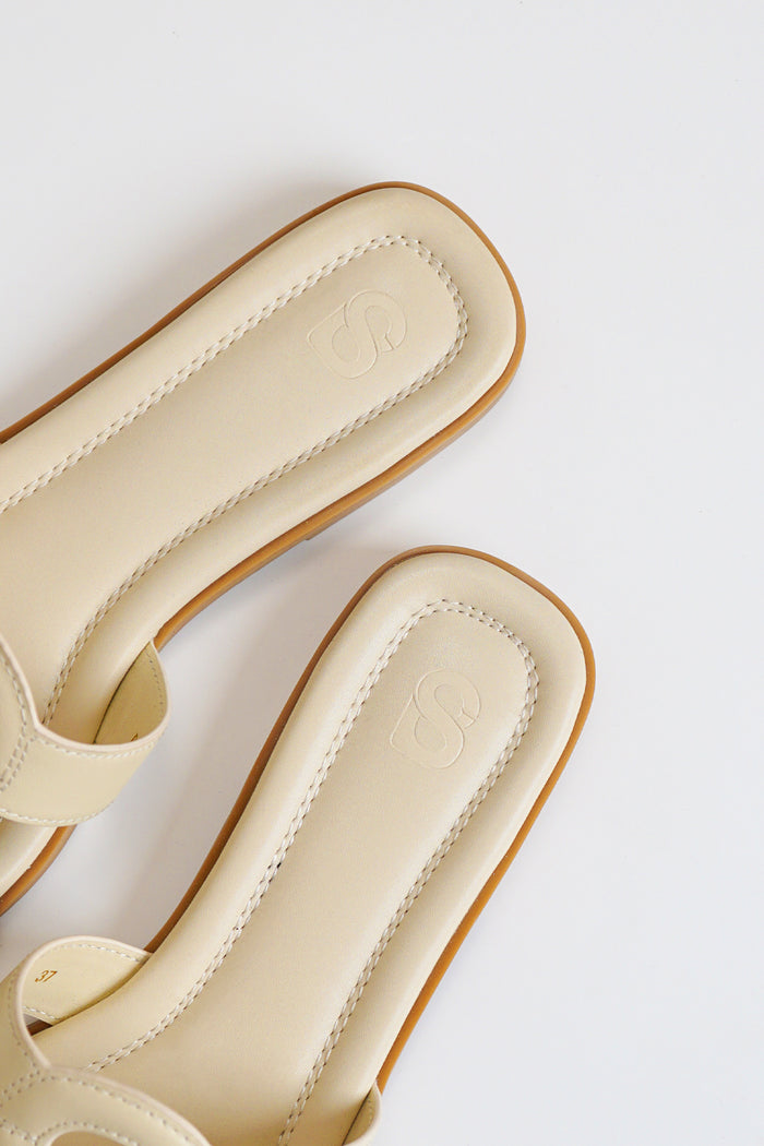 kefi sandal in beige by buttonscarves cushioned insole detail