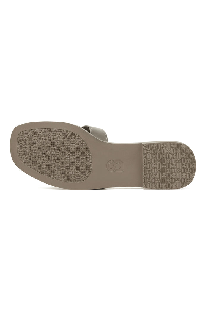 kefi sandal in bronze by buttonscarves outsole view