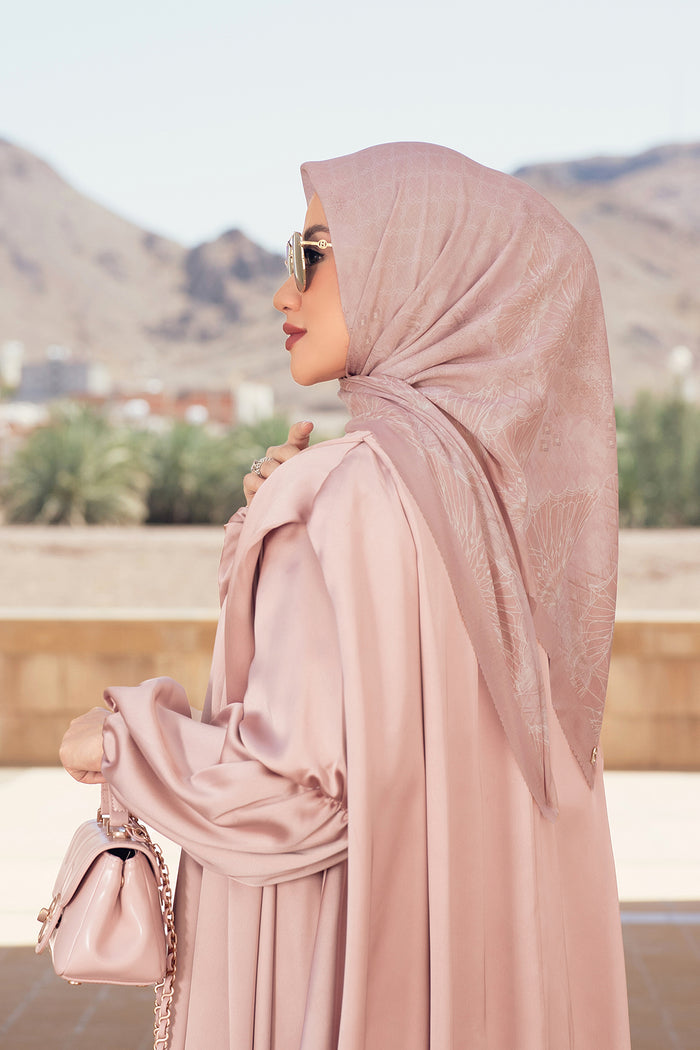 Medina 2 Square - Love