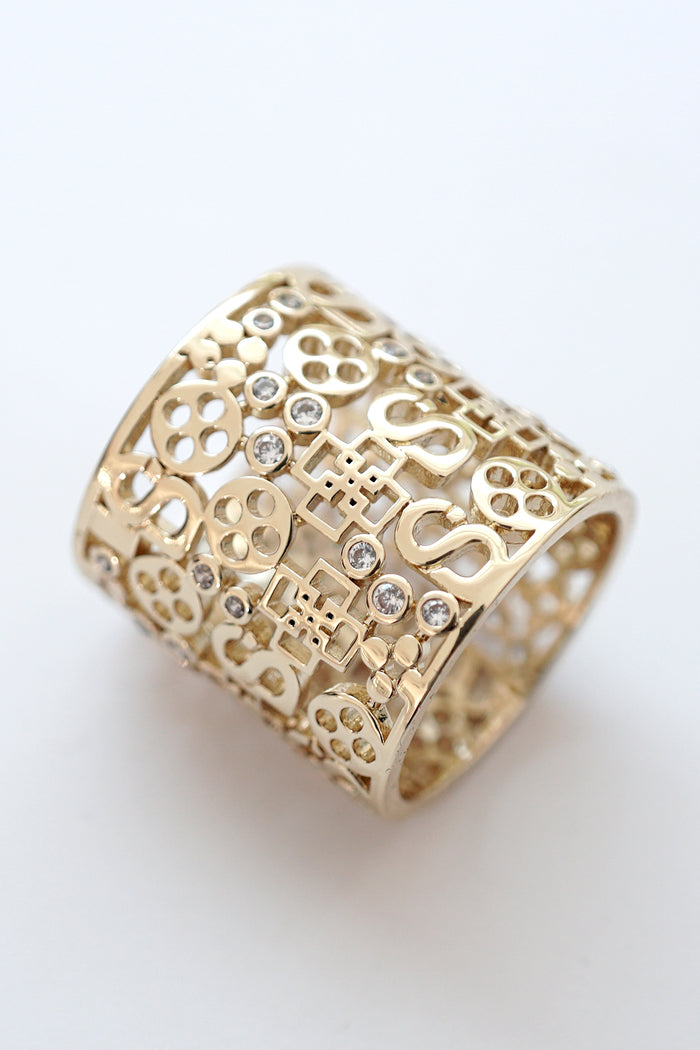Monogram Carved Ring Brooch - Gold