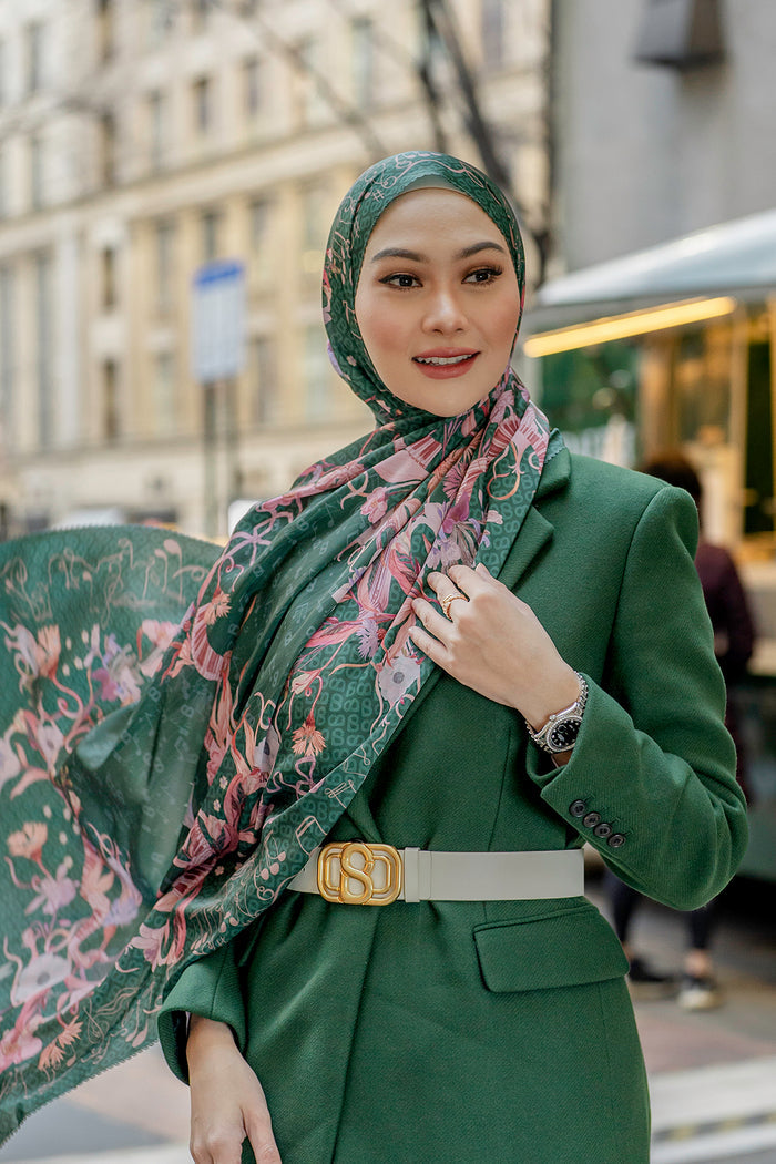 Nada 2 Satin Shawl - Bagpipe