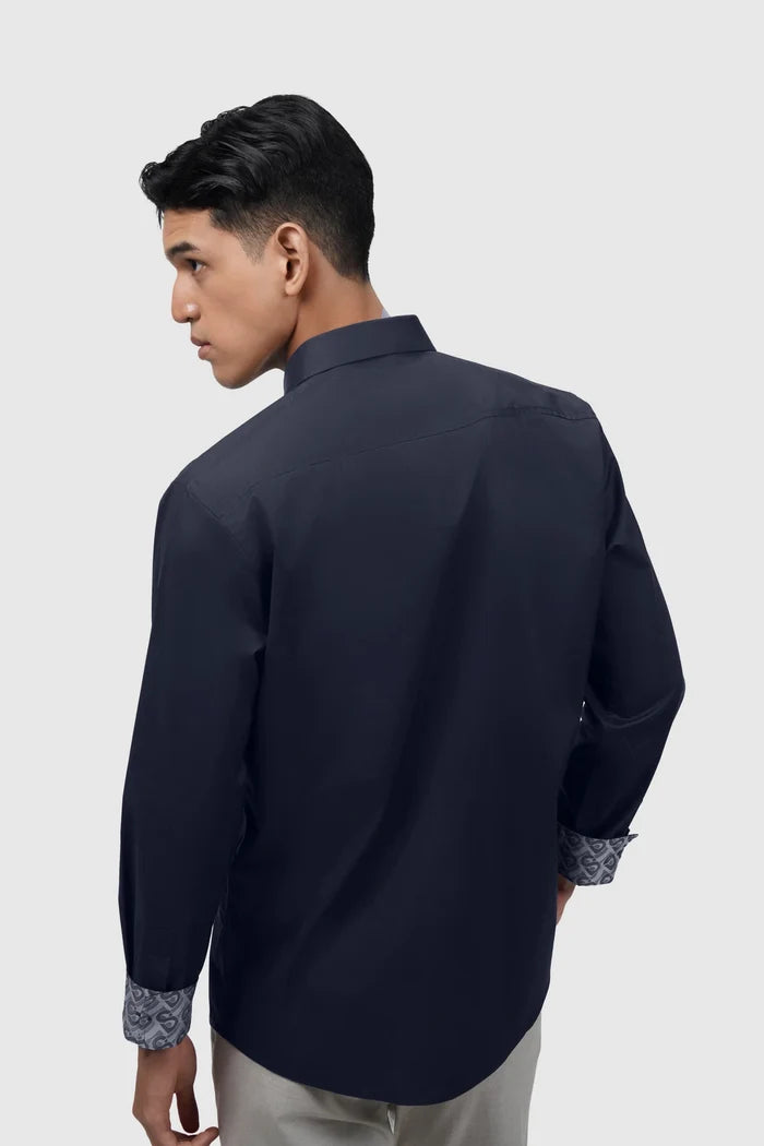 signature men poplin shirt long sleeve in navy by buttonscarves back view