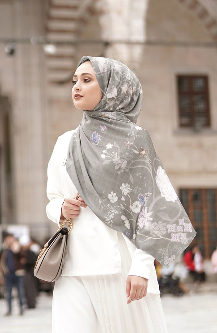 Sofya Satin Shawl - Poppy