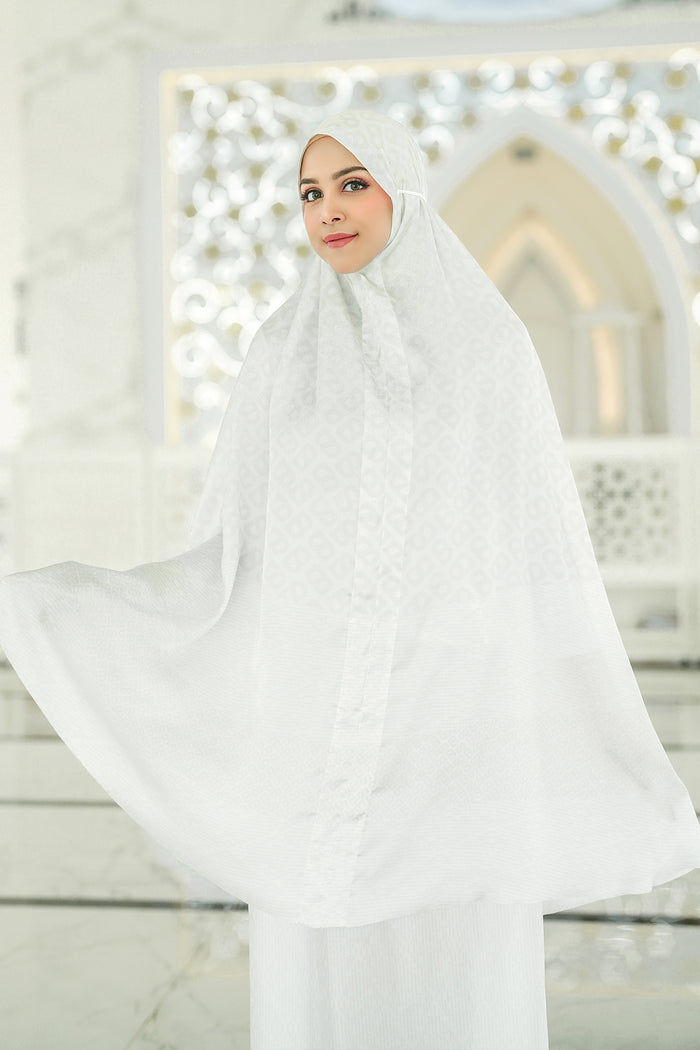 Tapis Abstre Prayer Robe - Pearl