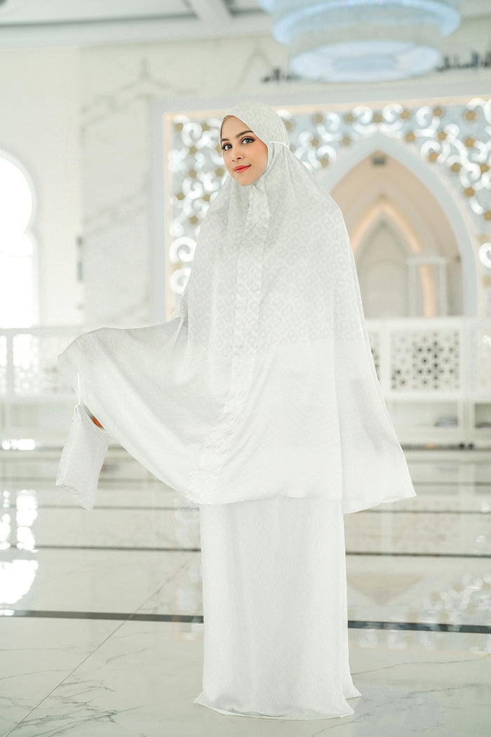 Tapis Abstre Prayer Robe - Pearl