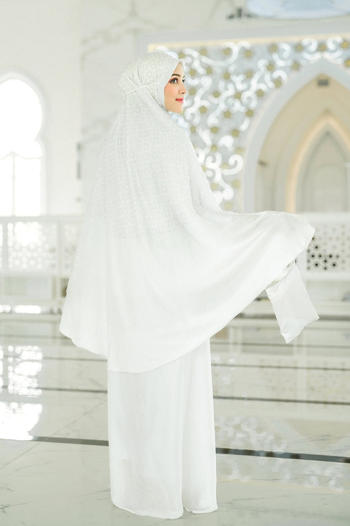 Tapis Abstre Prayer Robe - Pearl