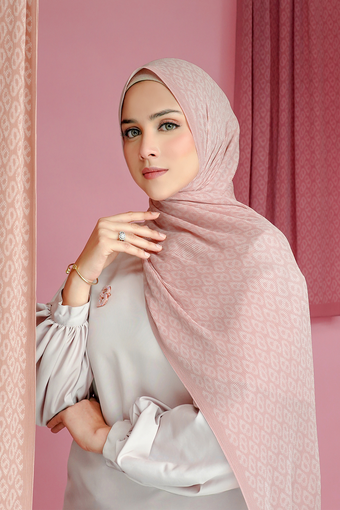 Tapis Pleated Shawl - Candy