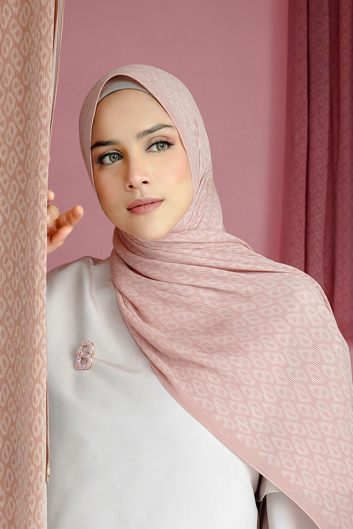 Tapis Pleated Shawl - Candy
