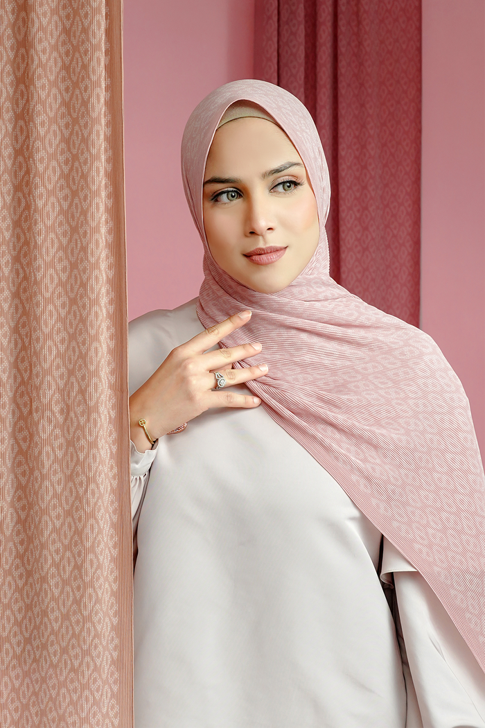 Tapis Pleated Shawl - Candy