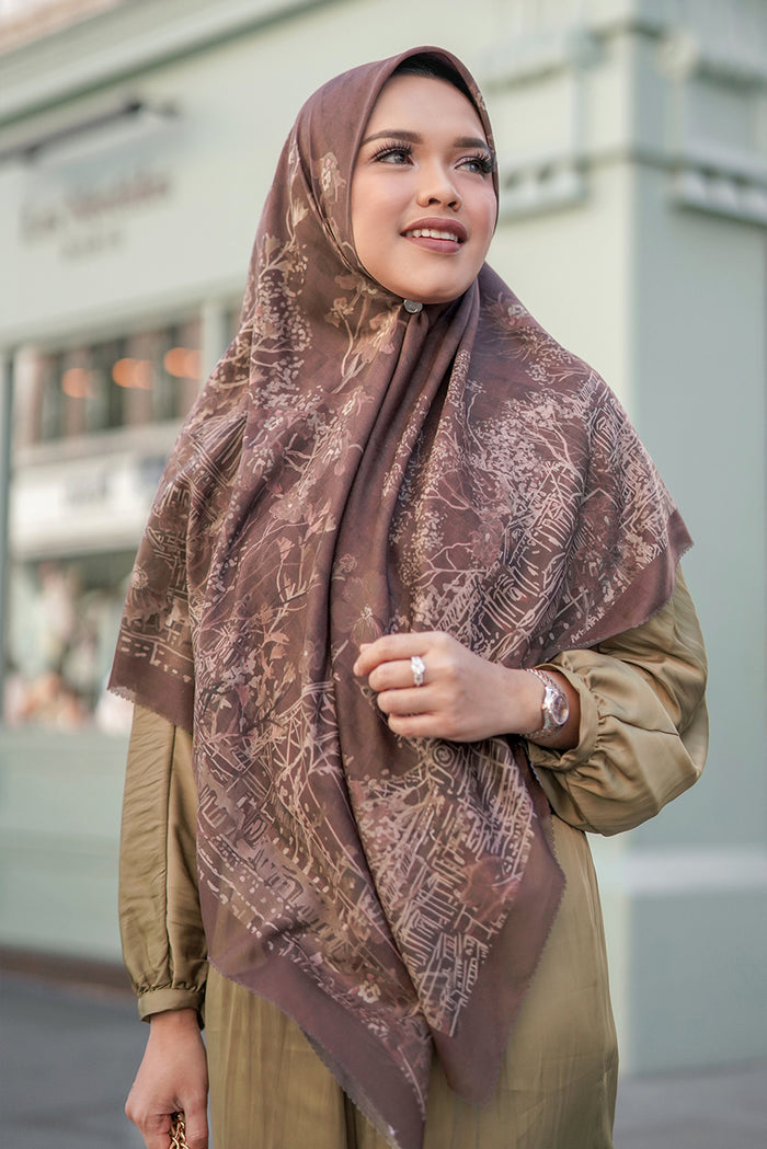The British Series Voal Square XL - Brown