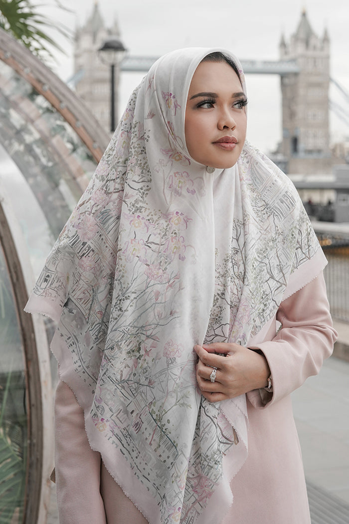 The British Series Voal Square XL - White