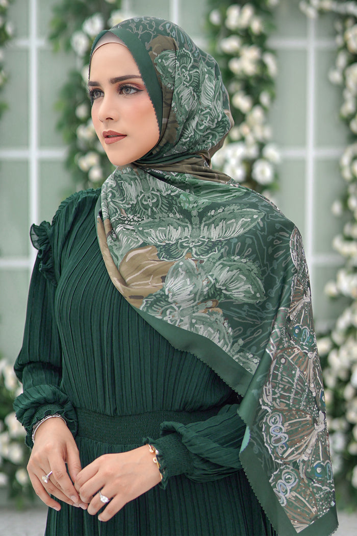 The Farsha Satin Shawl - Jungle