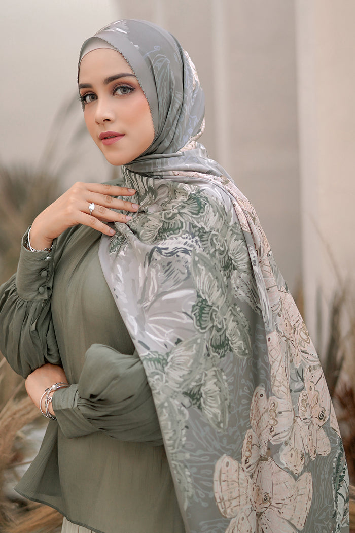 The Farsha Satin Shawl - Seagrass