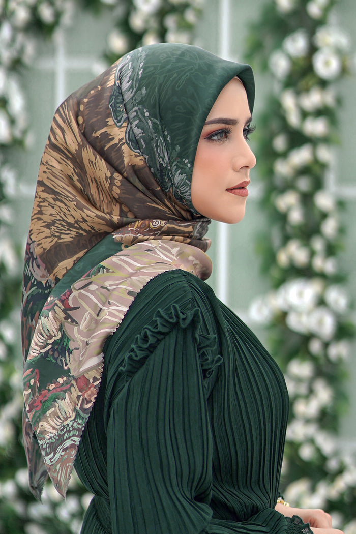 The Farsha Satin Square - Jungle
