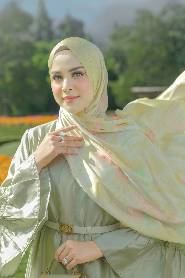 The Friendship Satin Shawl - Fluttershy
