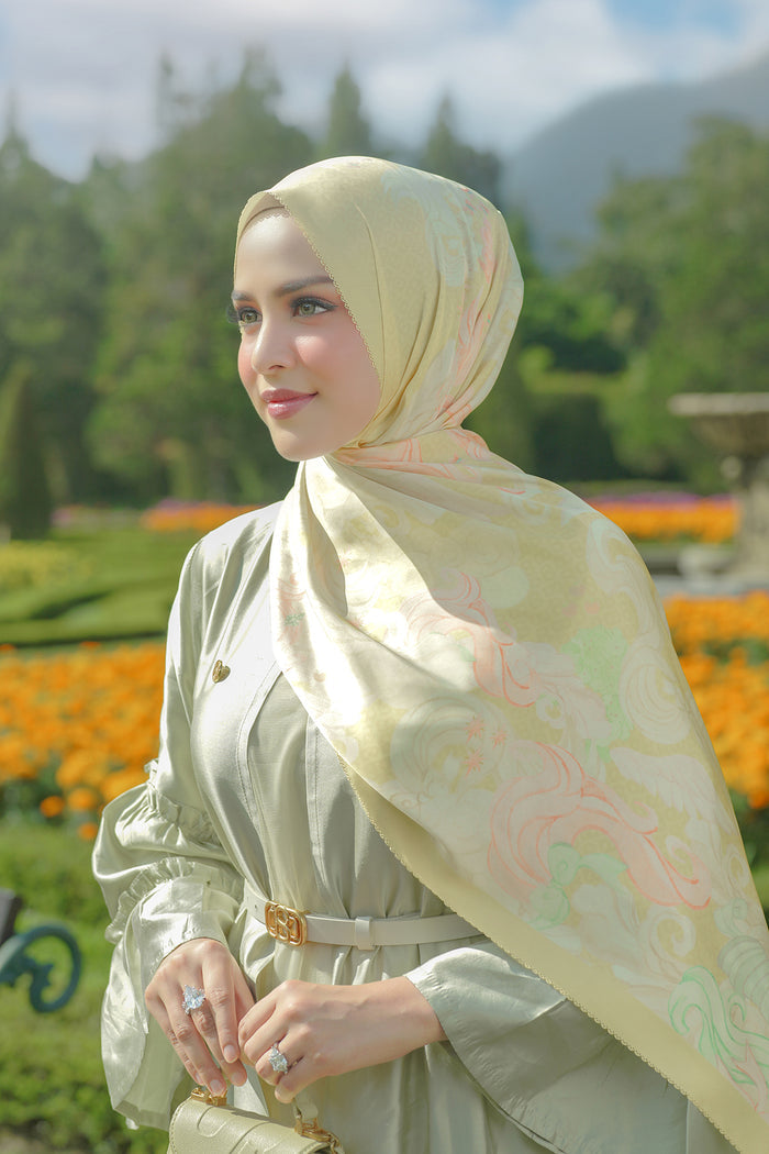 The Friendship Satin Shawl - Fluttershy