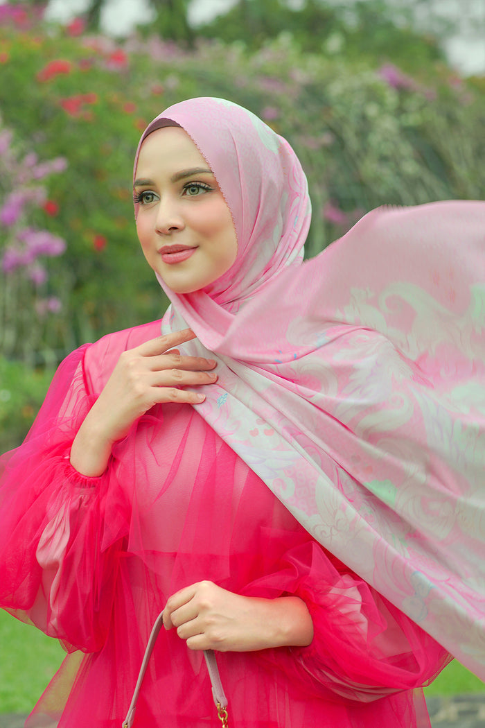 The Friendship Satin Shawl - Pinkie Pie