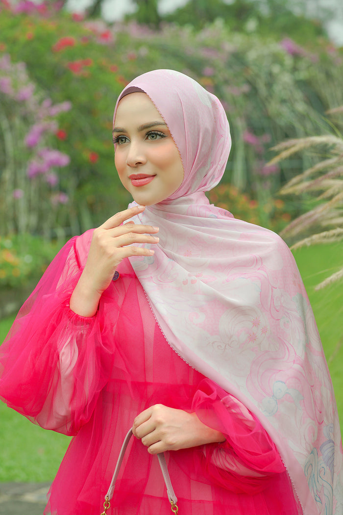The Friendship Satin Shawl - Pinkie Pie