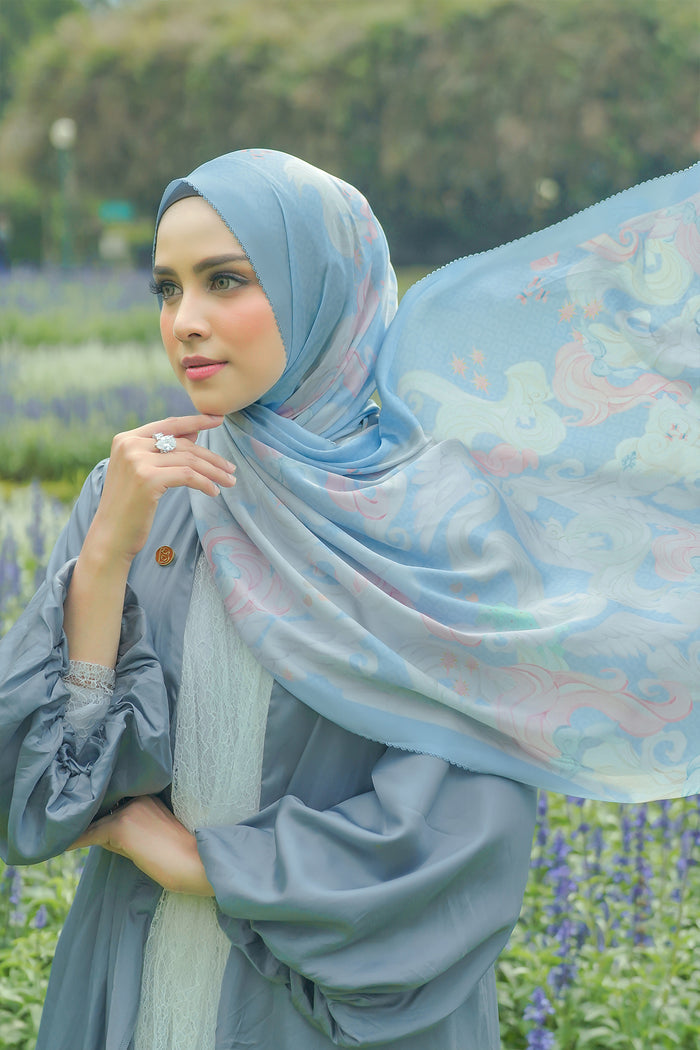 The Friendship Satin Shawl - Rainbow Dash