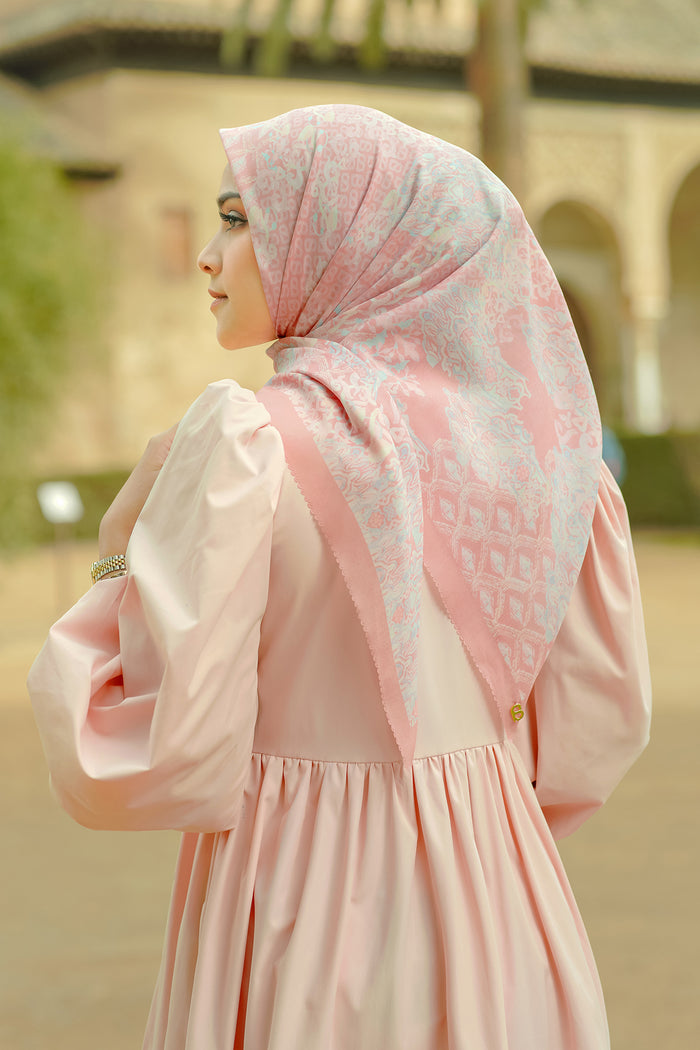 The Granada Square - Salmon Rose