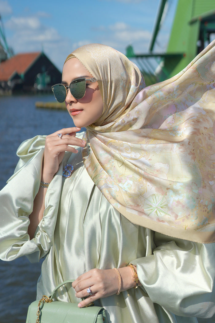 The Journey Satin Shawl - Jeddah
