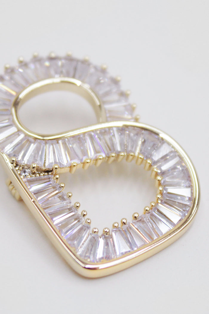 The Lavish Signature Brooch in Gold