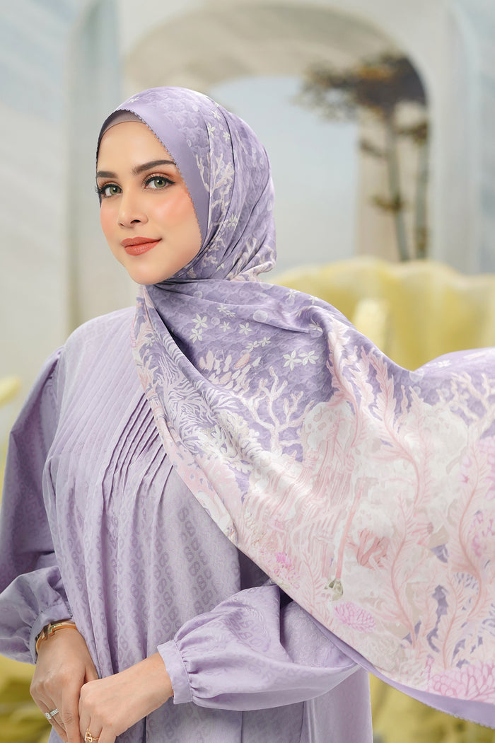 The Little Mermaid 2.0 - Anemone - Satin Shawl