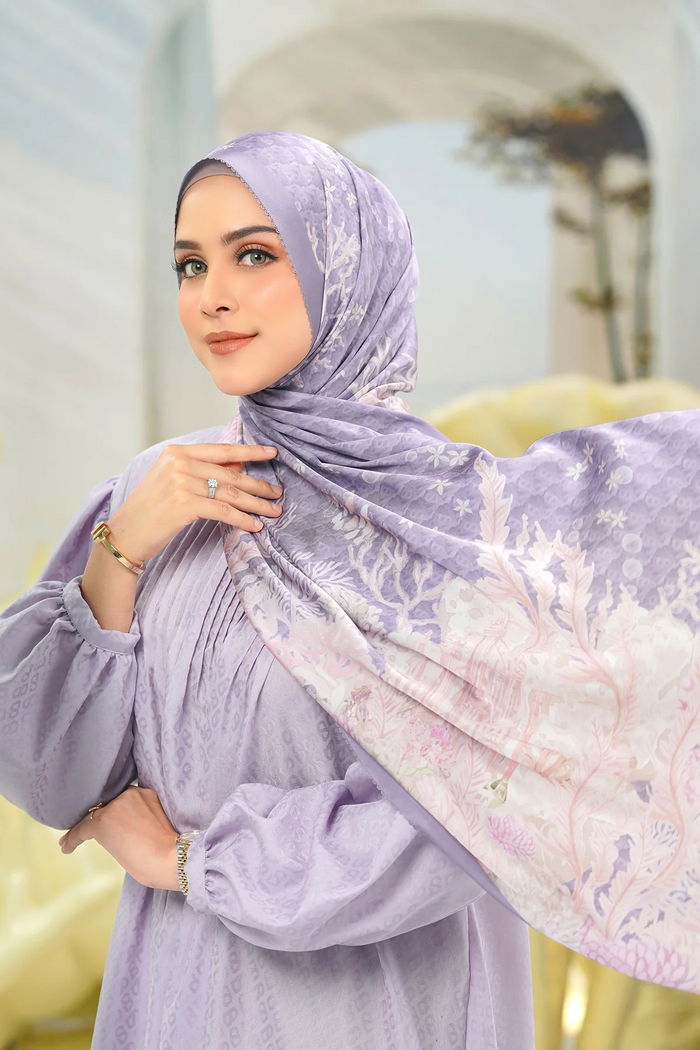 The Little Mermaid 2.0 - Anemone - Satin Shawl