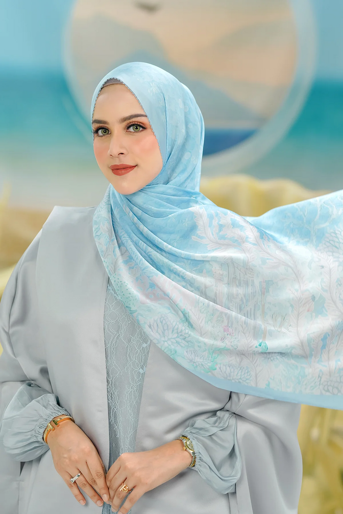 The Little Mermaid 2.0 - Reef - Satin Shawl