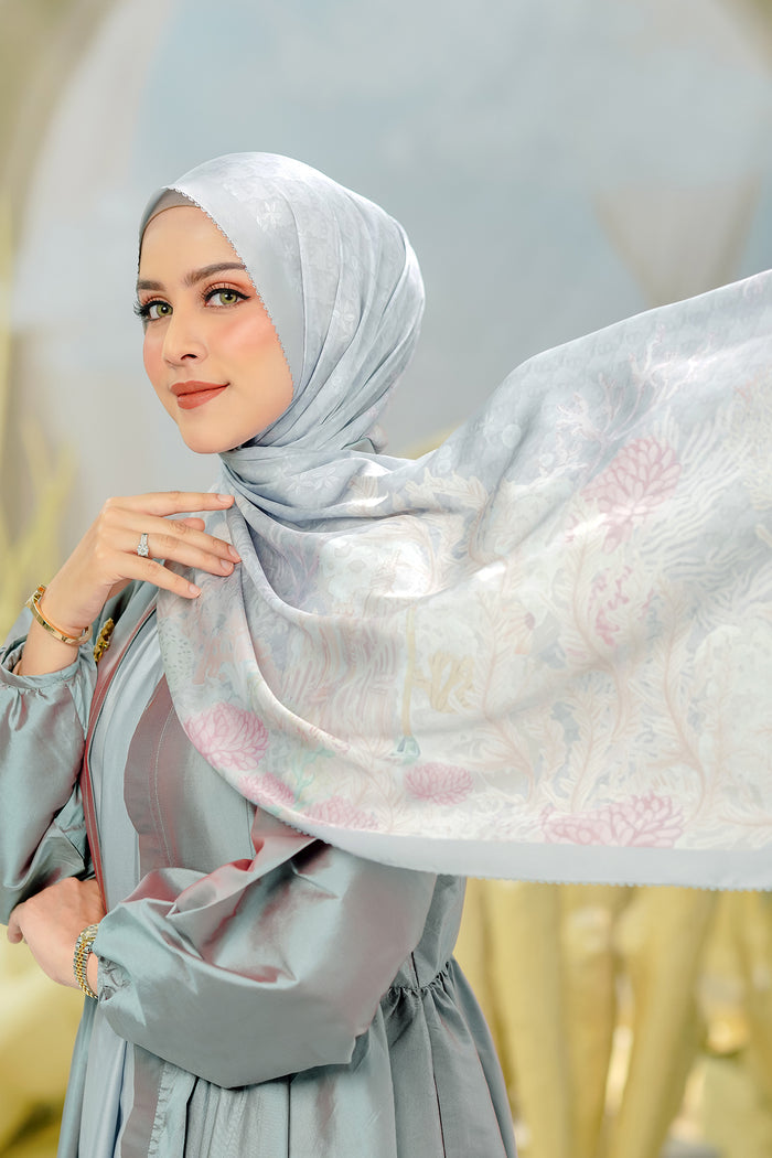 The Little Mermaid 2.0 - Squid - Satin Shawl