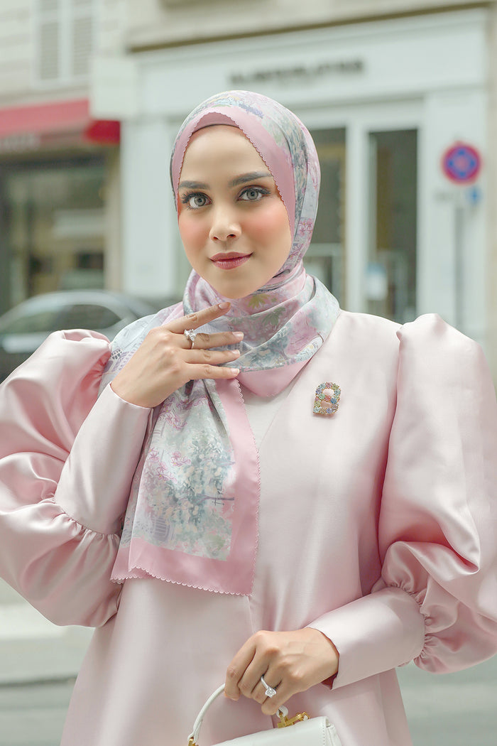 The Parisian Satin Shawl - Aimer