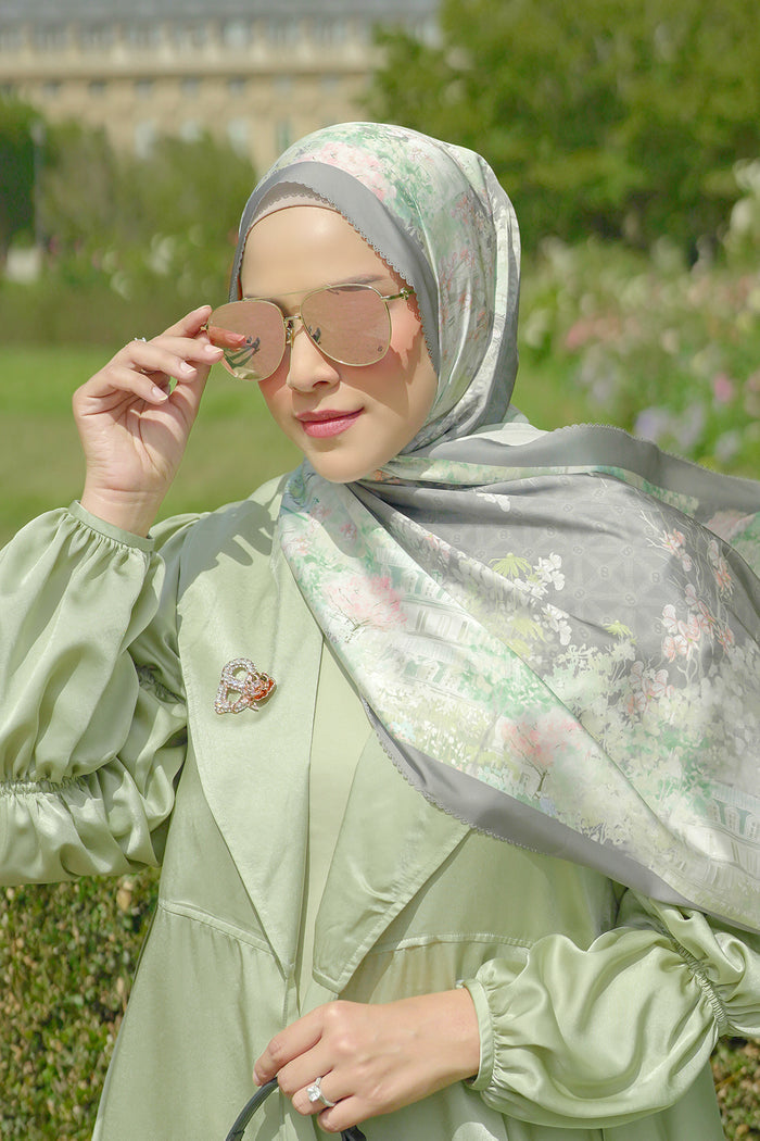 The Parisian Satin Shawl - Jardin