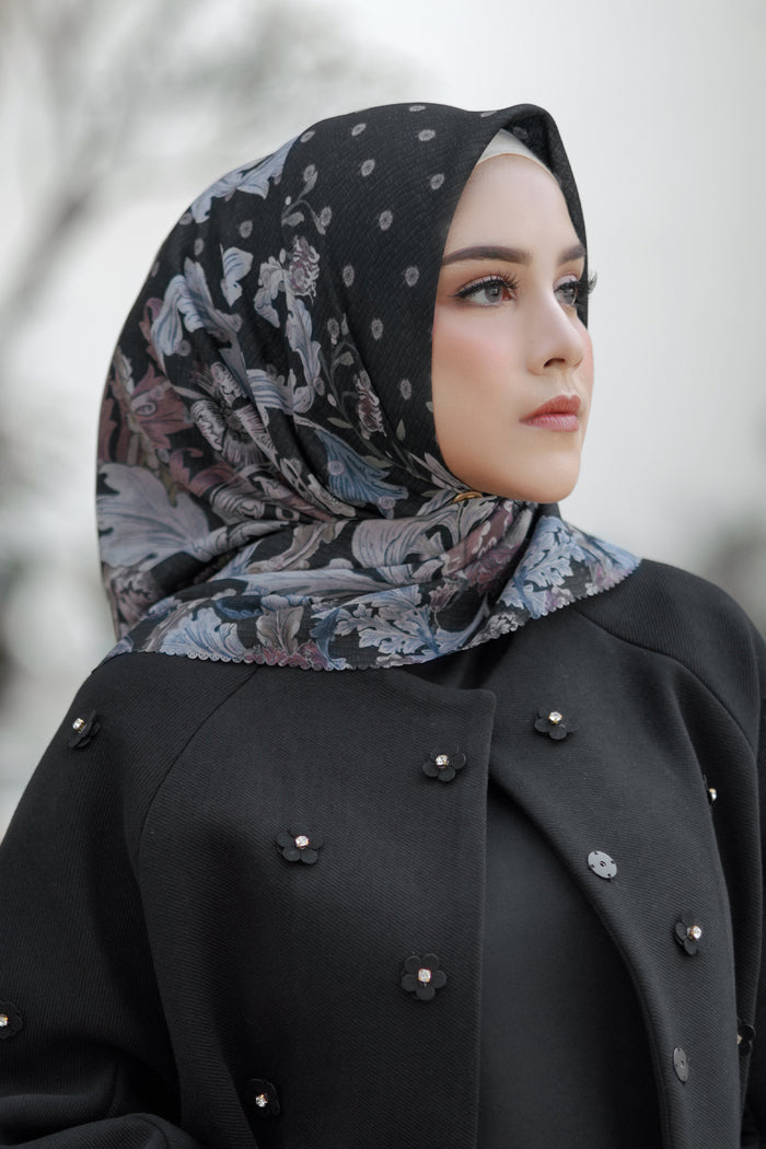 The Royale Voal Square - Black