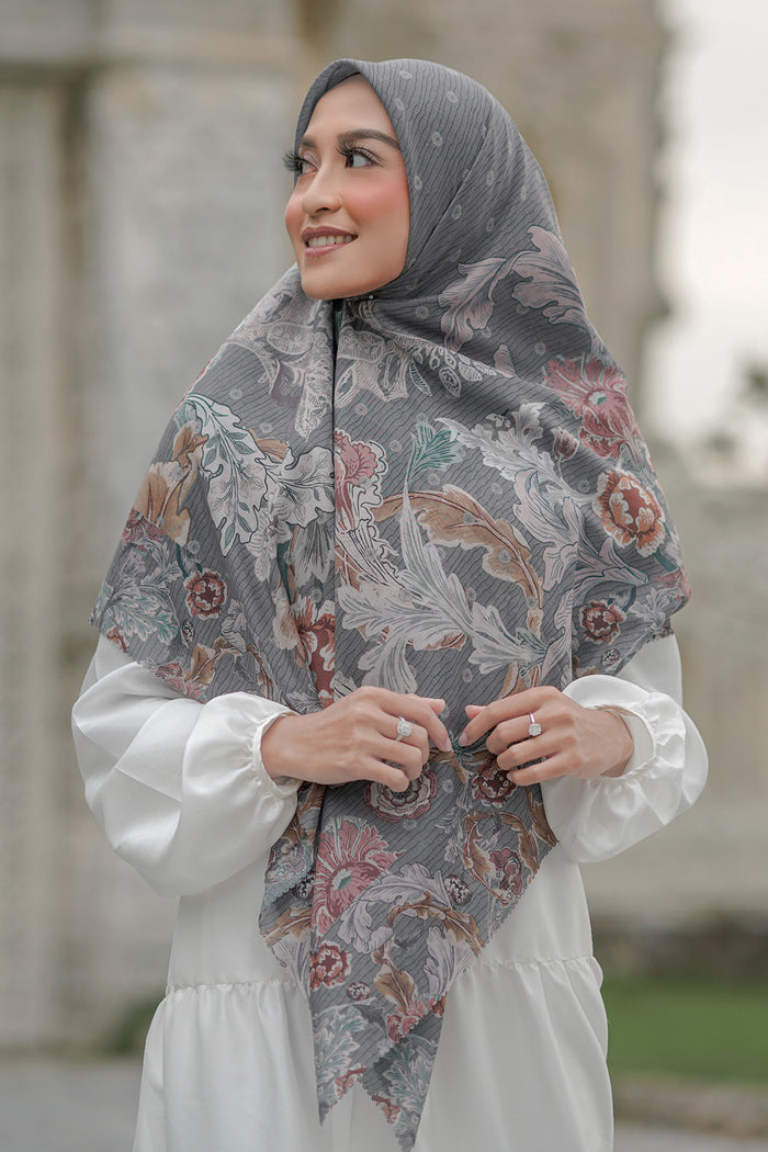 The Royale Voal Square XL - Grey