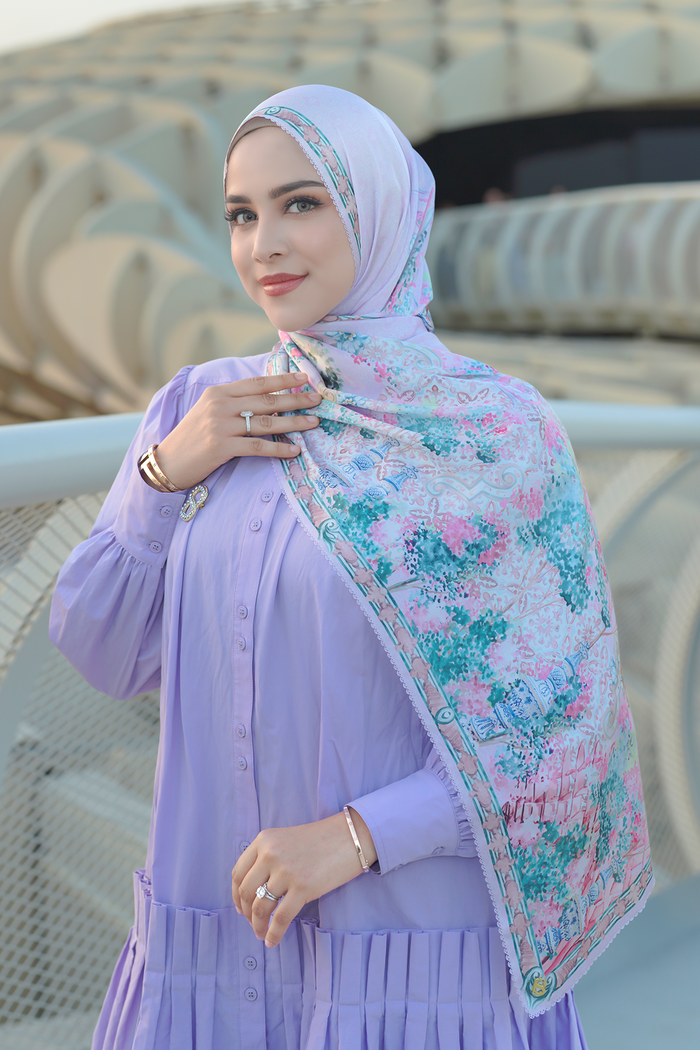 The Sevilla Satin Shawl - Lavanda