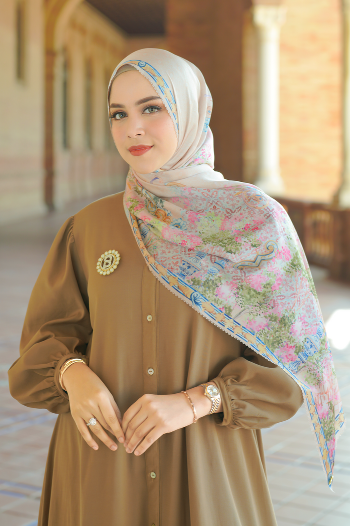 The Sevilla Satin Shawl - Milk Tea